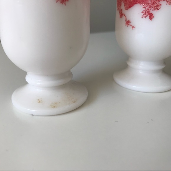 Avon vintage milk glass Demi-tasse cups. Set of 2 -Red - VGUC - Picture 3 of 6